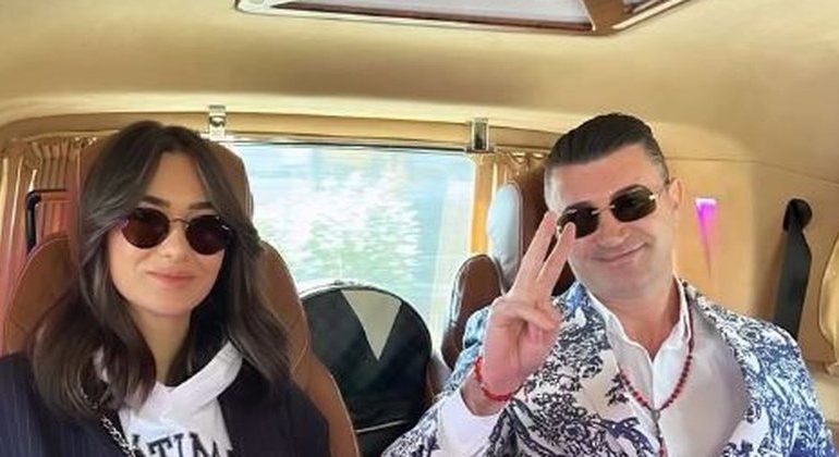 Aksidentohet bashkë me fëmijët Kristian Boçi, dërgohen me urgjencë në spital