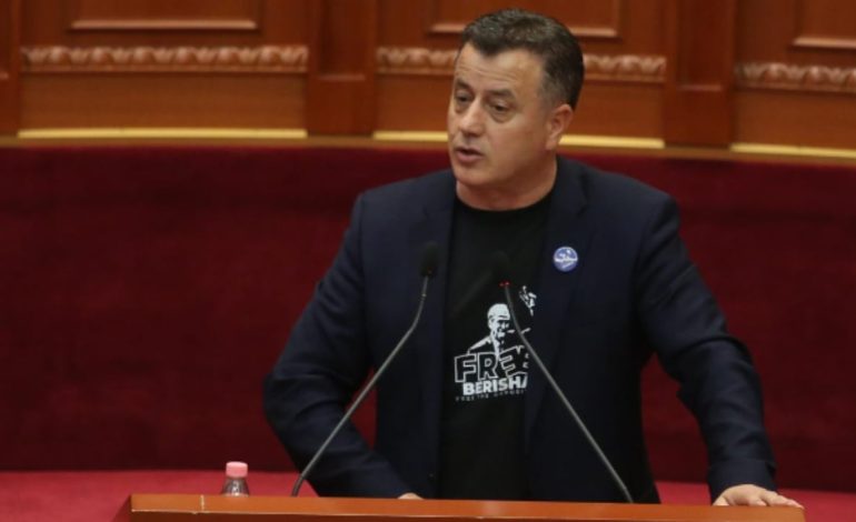 I vunë flakën karrigeve dhe shkulën mikrofonat, Noka paralajmëron se çdo të ndodhë më pas