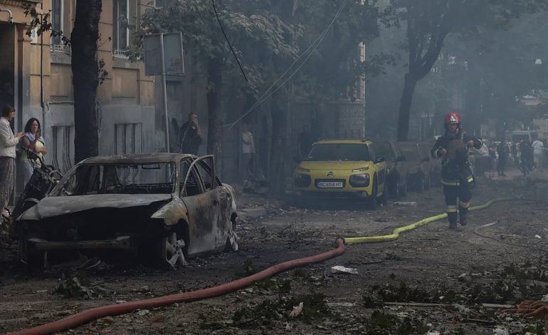 Natë e frikshme për banorët e Kievit, sulme ruse gjatë natës! Autoritetet thirrje: Mos dilni nga strehimoret