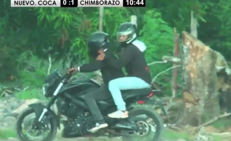 Video dramatike/ Vrasësi ndjek “prenë” në mes të fushës së futbollit, tronditen lojtarët dhe tifozët