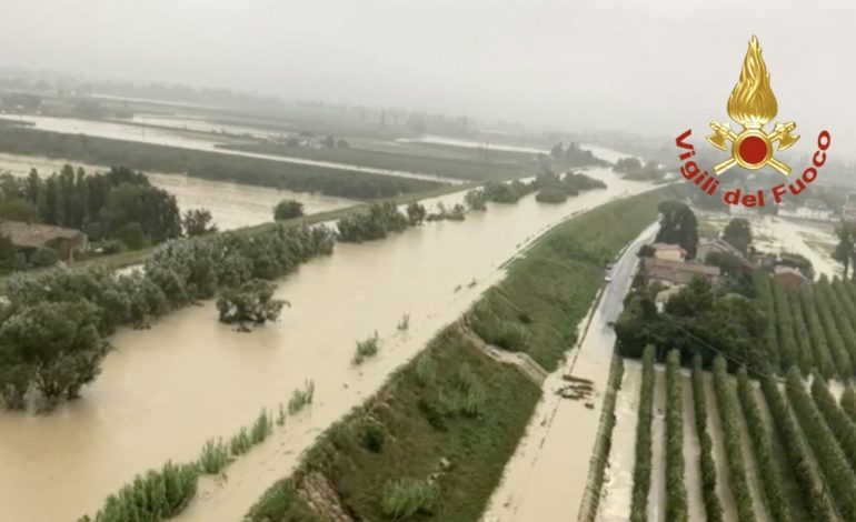 Pamje apokaliptike në Itali! Stuhia “Boris” bën kërdinë, njerëzit mbeten të bllokuar