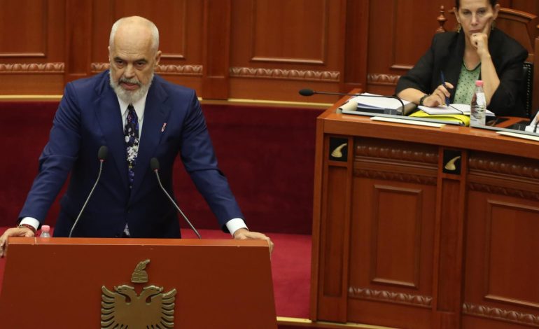 Kryeministri nuk arrin të sqarojë pikëpyetjet mbi eksportin e mbetjeve të rrezikshme