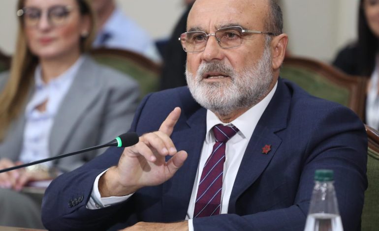 Precedentët lënë zero dyshime për mandatet e Xhaçkës dhe Sinajt