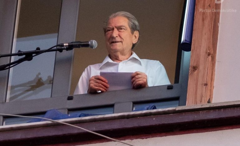 “Kryecensori i planetit, i korruptuar”, Berisha sulmon Soros: Aktiviteti i tij jashtë SHBA-së duhet të ndalohet