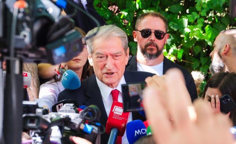 Sali Berisha lë ambientet e Prokurorisë së Posaçme: U mora i pandehur. Ja akuza e SPAK