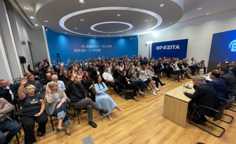 Zbulohet plani i PD për datën 7 tetor, Paloka porosi në mbledhjen me dyer të mbyllura: Ideja është të bllokojmë rrugët, s’do ketë fjalime, por…