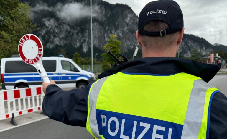 Gjermania dëbon dhjetëra vetë nga Kosova e Serbia: Iu mohua e drejta për azil!