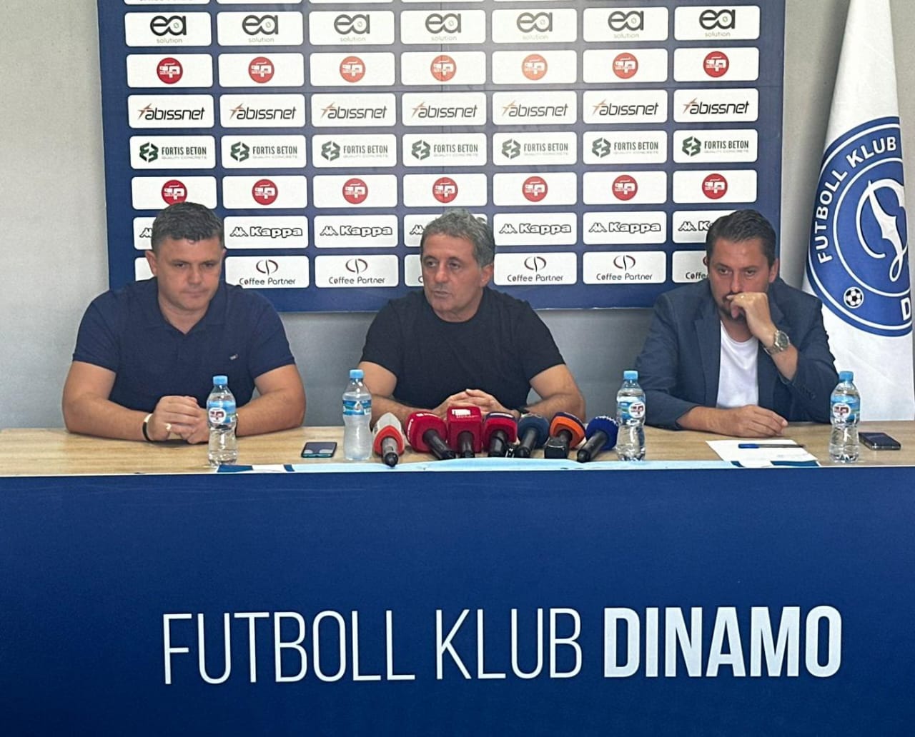 Dinamo, prezantohet trajneri Ilir Daja, vjen firma