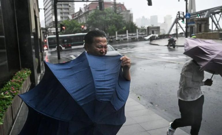 Shangai goditet nga tajfuni më i fuqishëm në 75 vitet e fundit