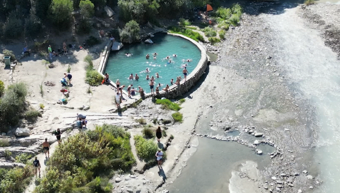 Në Banjat e Bënjës po ndërtohet/ Projekti për mbrojtjen lumore shqetëson turistët dhe ambjentalistët