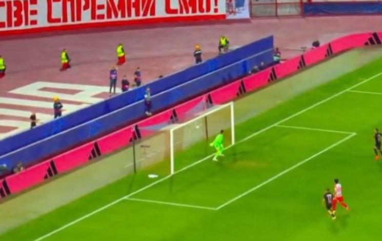 Harta e Kosovës në flamurin e Serbisë, skandal në Beograd në ndeshjen e Champions League