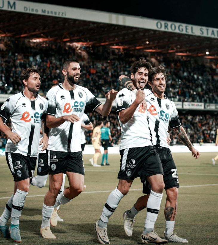 Shpendi konfirmohet “bomber” në Serie B, sulmuesi kuqezi realizon golin e 3-të, kryeson listën e golashënuesve (VIDEO)
