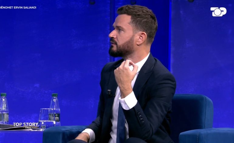 “E këshilluan të pranonte fajësinë që të përfitonte amnistinë, s’e pranoi për nderin e tij”, Curri në Top Story: Salianji sot është lideri ‘de facto’ i opozitës