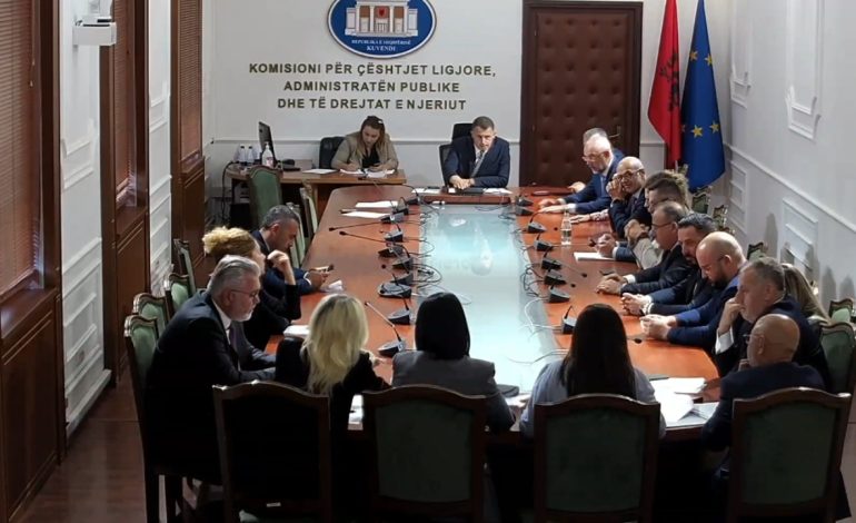 PD, bojkot vetëm për një ditë/ Vendimi përfundimtar po merret në mbledhjen e grupit demokrat