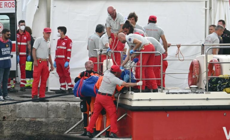 Kryhen autopsitë për viktimat e jahtit luksoz në Itali: Nuk kishin ujë në mushkëri, ja përse u mbytën