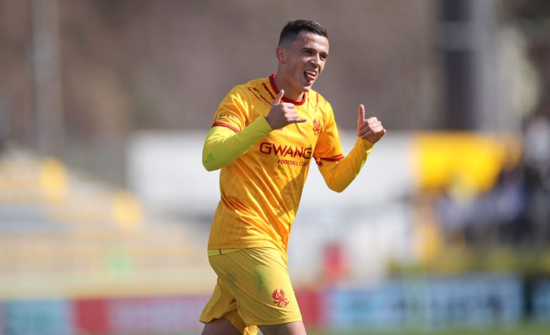 “Tërbohet” Jasir Asani, “sallaksi” kuqezi realizon “dopietë” në Champions League e Azisë