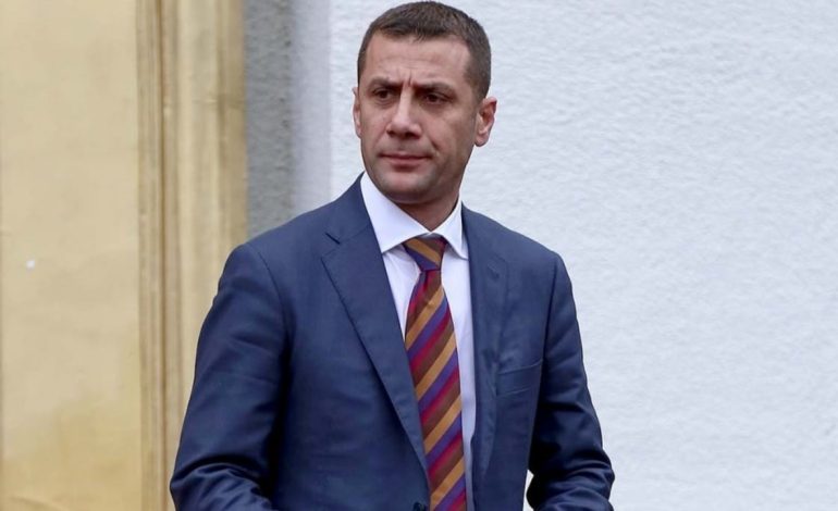 Sekuestrimi i pasurive/ Gjykata e Lartë rrëzon kërkesën e Mark Frrokut për përjashtimin nga trupa gjykuese të Medi Bicit