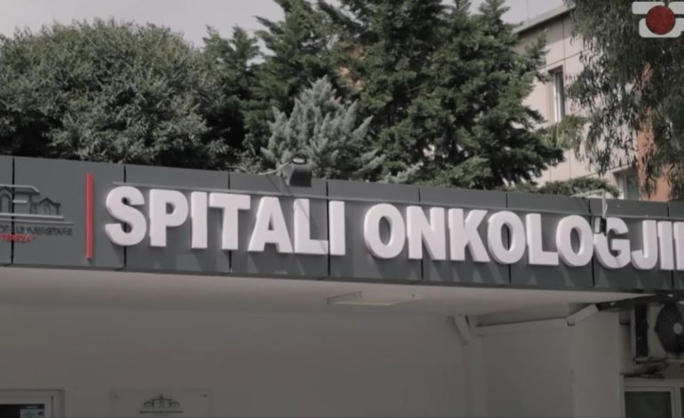Inside Story/ Rrëfimi i nënës që humbi djalin nga kanceri: Flakonët e kimioterapisë i blinim në farmacinë pranë spitalit