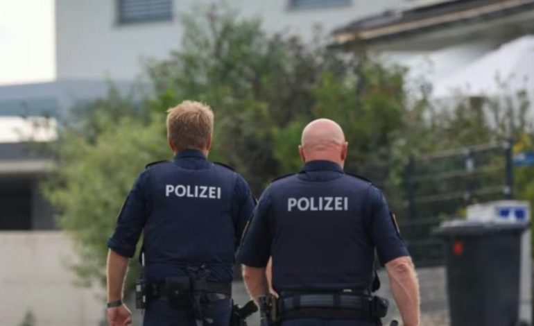 Kërcënoi policët gjermanë me hanxhar dhe thikë, arrestohet shqiptari! Bërtiti “Allahu Akber” para tyre