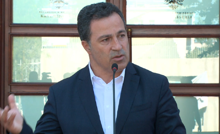 Mbledhja e grupit të PS, Peleshi: Nuk ka vendim për mandatin e Olta Xhaçkës, do të zbatojmë vendimin e GJK