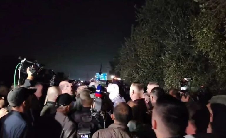 Tubimi me bllokimin e rrugëve në Elbasan, nis hetimi për tre deputetët e PD, në pranga tre protestues