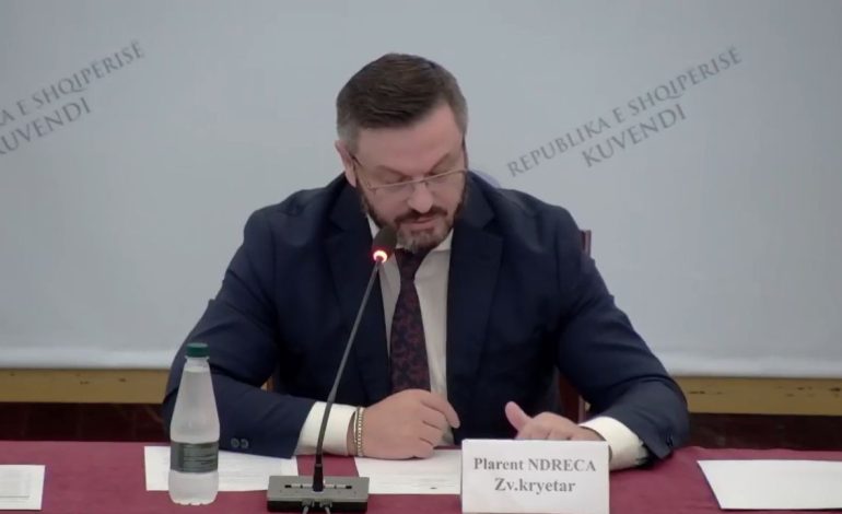 Rikthehet qetësia pas shkuljes së mikrofonëve në Komisionin Hetimor, Plarent Ndreca: Mazhorancës nuk i bëhet presion, opozitën s’e kemi penguar asnjëherë