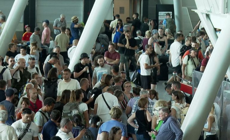 Aeroporti thyhen rekordet! Numri i pasagjerëve dhe fluturimeve është dyfishi i i vitit të kaluar