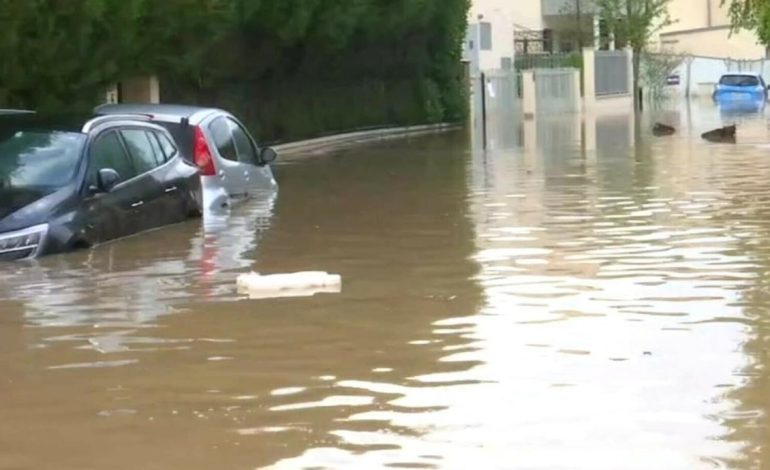 Uragani “Kirk” prek rëndë Europën! Ndërprerje masive energjie, kaos dhe dëme masive