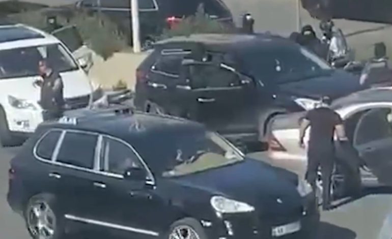 “Meta u godit në kokë”, Partia e Lirisë publikon videon e re të arrestimit të ish-presidentit