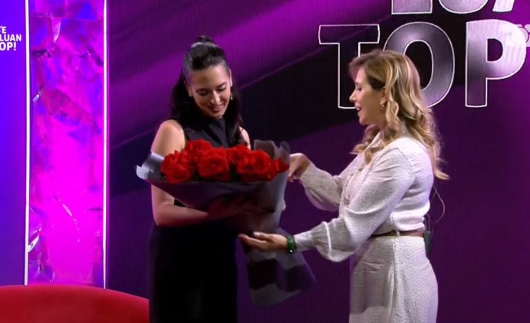 “Nga miku yt i zemrës!”/ Gazetarja e Top Channel merr surprizën e ëmbël në S’e Luan Topi: Na pëlqen më shumë kur…