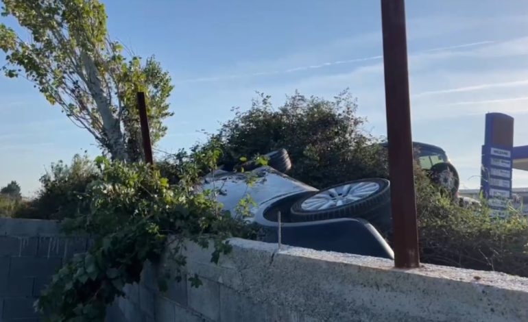 Aksident i rëndë në aksin Lezhë-Laç/ Automjeti përfundon në kanal, detajet e para