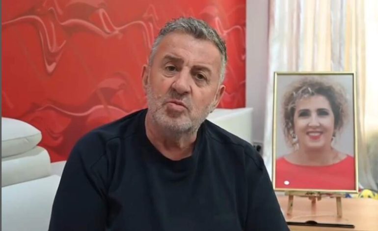 Nisi spektaklin e ri, Agron Llakaj i pikëlluar për mungesën e Kostandinës