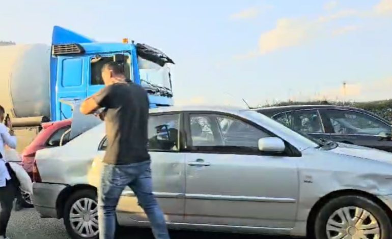 Shmanget tragjedia/ Përplasen 11 makina na autostradë, mes tyre edhe autoboti me gaz, pesë të plagosur