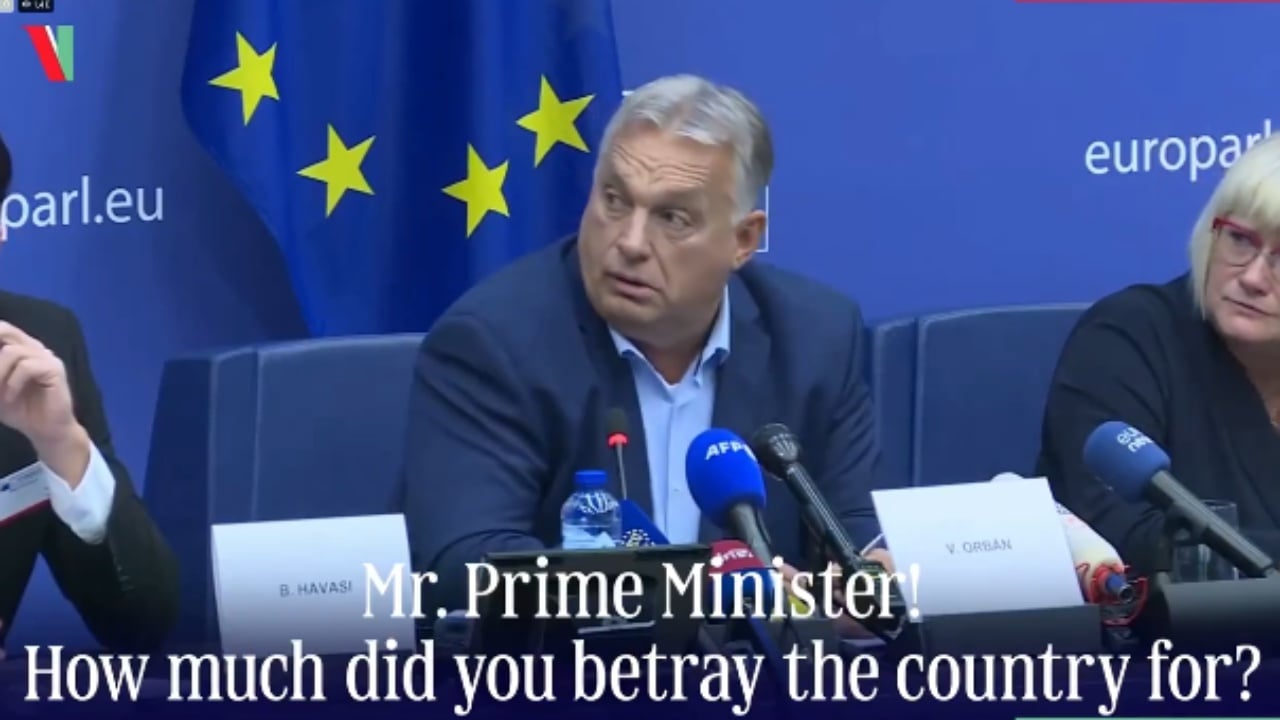 “Për sa e tradhtove vendin kryeministër?”, Orban përballet me aktivistin, momenti kur i shkon në tavolinë dhe ulëret me të madhe