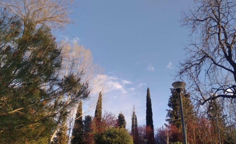 Mot me diell, por temperatura në rënie! Parashikimi për këtë të diel