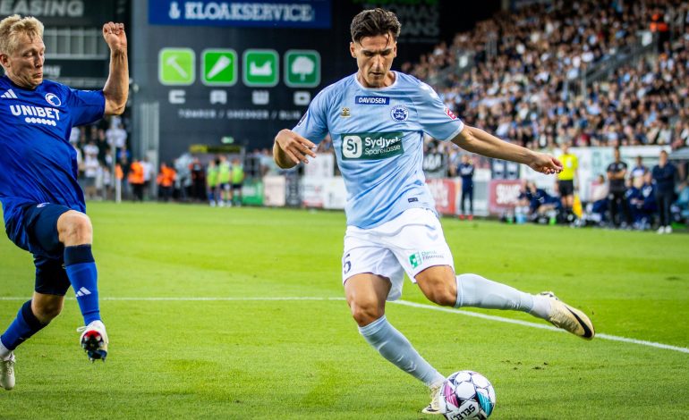 FOTO/ Shënoi golin e gjashtë, sulmuesi shqiptar pjesë e formacionit të javës në Superligën daneze