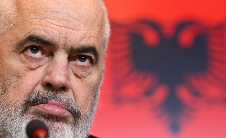 Kryeministri shpall mbylljen e Tik Tok pa sqaruar se si