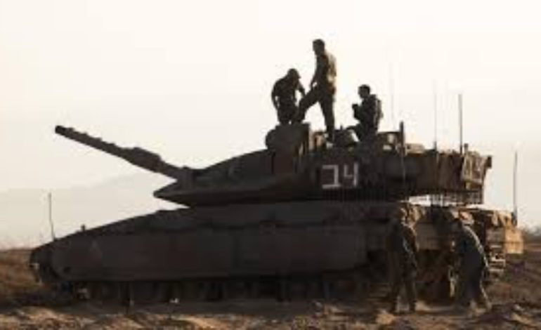 Netanyahu bëri thirrje për tërheqje/ Tanket e IDF shkatërrojnë portën e godinës së paqeruajtësve të OKB-së në Libanin jugor