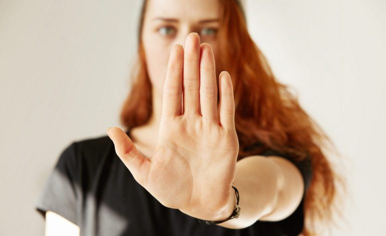 Lufta për drejtësi e viktimave të abuzimit seksual online