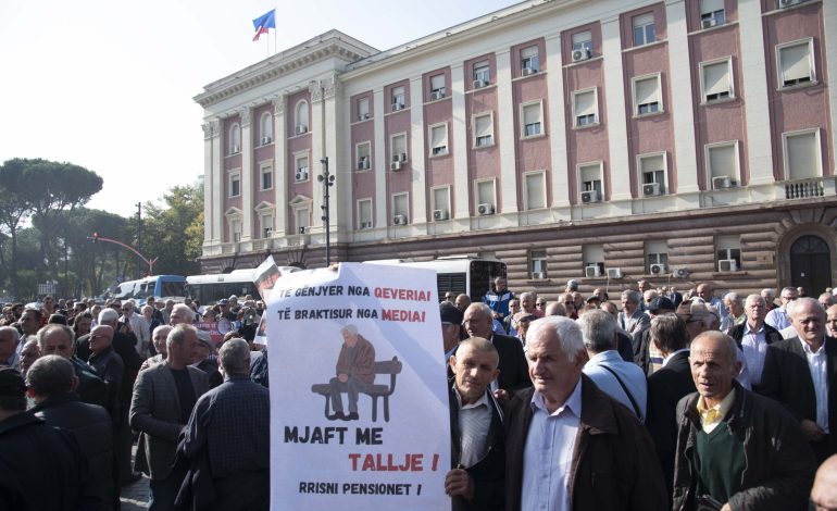 Pensionistët rikthehen si faktor politik