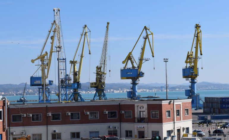 Qeveria dështon të tërheqë oferta në tenderin për portin e ri të Durrësit