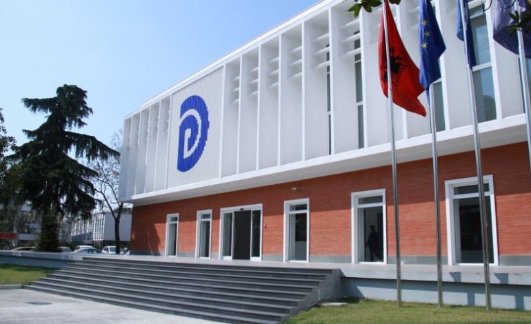 Protesta e 29 tetorit, mblidhen në selinë blu kryetarët e degëve të PD-së