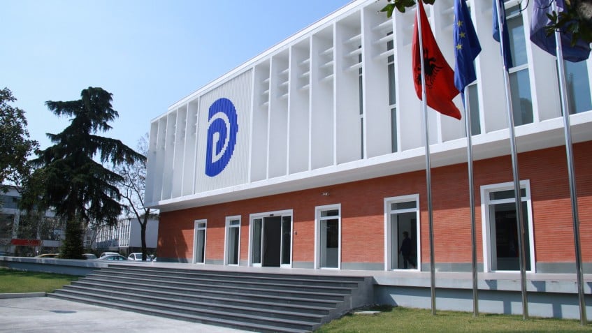 Protesta e 29 tetorit, mblidhen në selinë blu kryetarët e degëve të PD-së