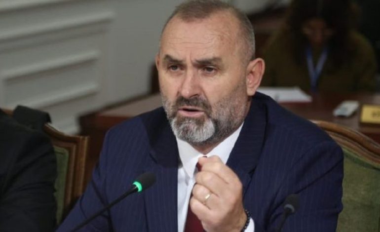 “Mosbindja civile e Saliut, lloj rrugaçërie”, Manja reagon për aksionin e opozitës: E predikon nga kafazi i arrestit shtëpiak, ka armë mishin për top