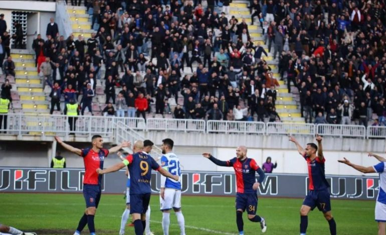 Dueli Vllaznia-Teuta, priten më shumë tifozë sot në “Loro Boriçi”