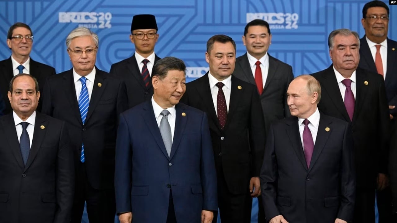 Rusia po tenton të zgjerojë ndikimin e saj, analiza: Takimi me grupin BRICS synonte të nxirrte në pah dështimin e përpjekjeve të SHBA për…