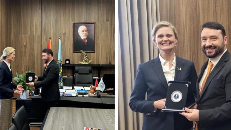 E Ngarkuara me Punë Nancy VanHorn takohet me kreun e AMP, zbardhen detajet! Nga ankesat publike te forcimi i besimit të publikut