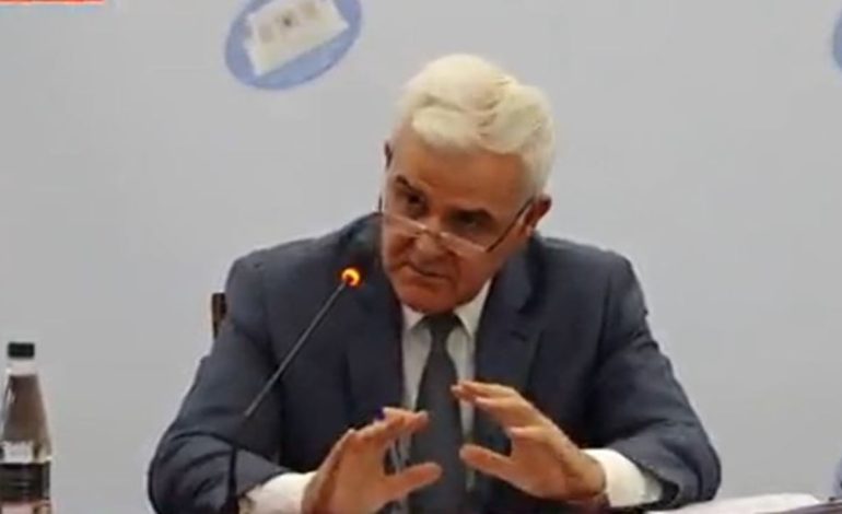 Xhafaj pranon se do ndryshohet reforma në drejtësi dhe zbulon prapaskenat me refuzimin e institucioneve të pavarura: Do jenë pjesë e tryezës, mund të preket Kushtetuta