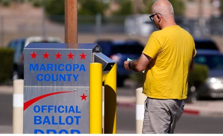 Pak ditë para zgjedhjeve, digjen kutitë e votimit në disa shtete të SHBA
