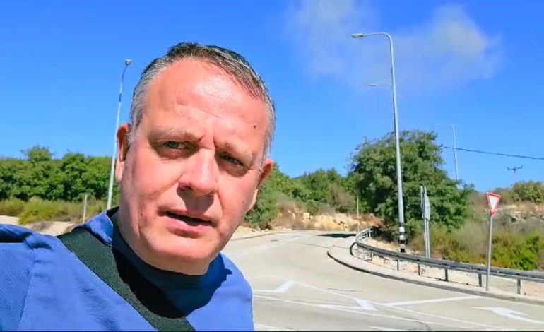 Hezbollahu sulmon sërish me raketa Izraelin/ Shpërthimi trondit zonën